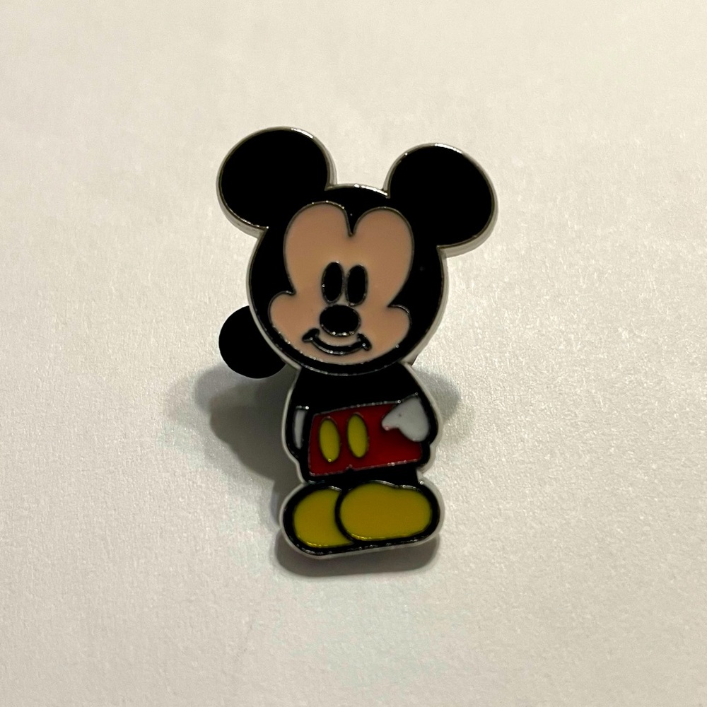 3/$25 Disney Trading Pins Mickey Mouse